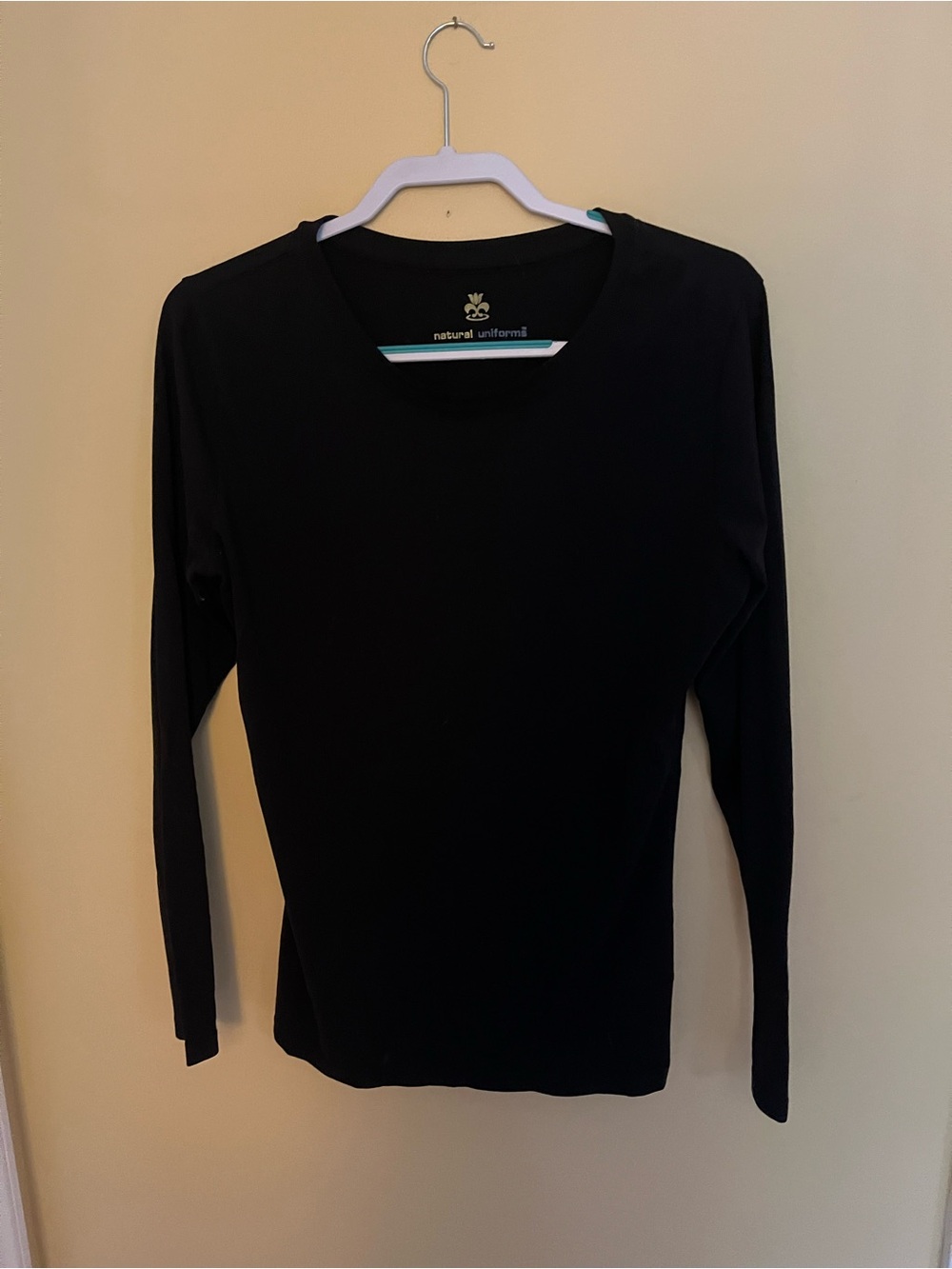 Natural Uniforms Women's Black Long-Sleeve Crew Tee